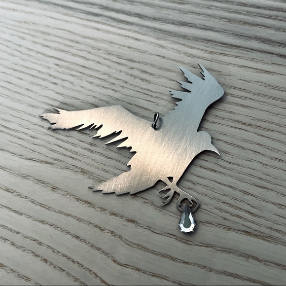 Silver Metal Raven Statement Necklace with Swarovski Crystal - Picture 3 of 4